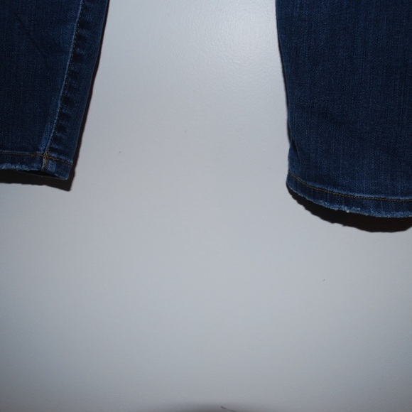 Judy Blue Distressed Relaxed Fit Jean - Picture 4 of 4